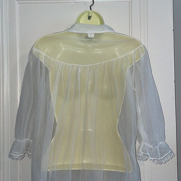 Vtg 60s Charmode sheer white nylon robe with lace neckline - Picture 7 of 9